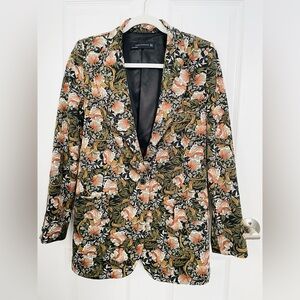 Like new Zara woman floral blazer jacket sz Small: P2P: 20” length 28”